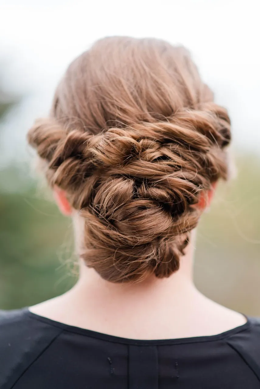 How To Style Cute Summer Hairstyle For Women?