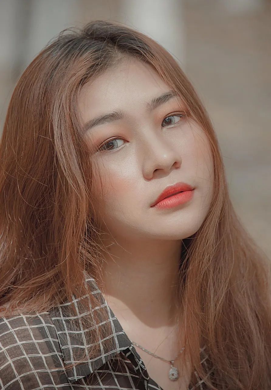 30+ Pretty Christmas Makeup Looks To Try On December
