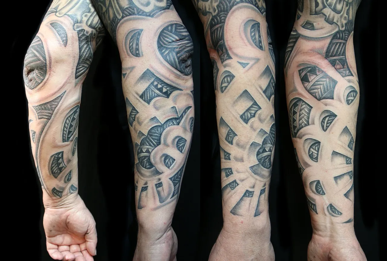 30 Best small tattoos with women for 2022