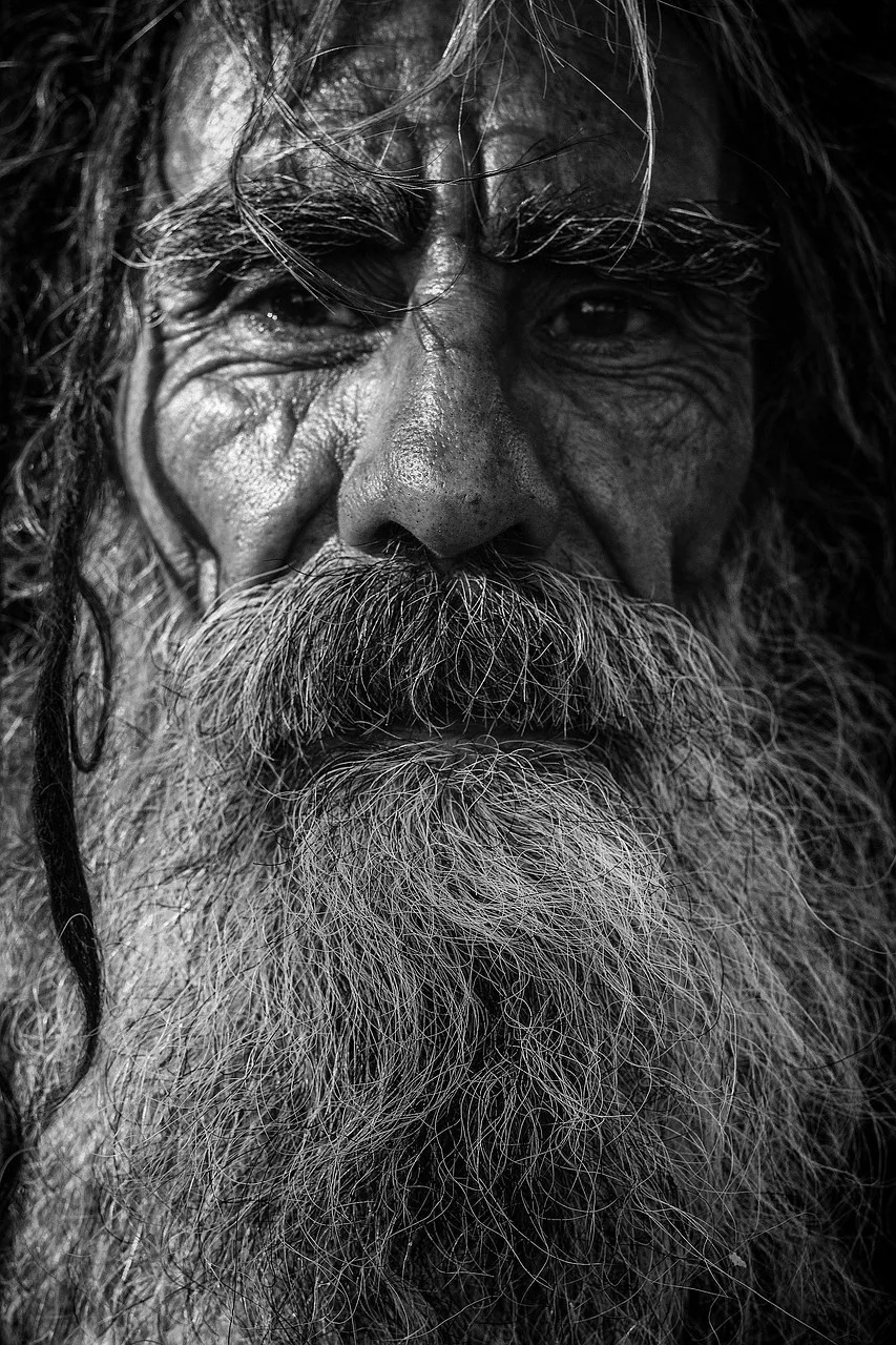 medium lengths of hair should be kept straight