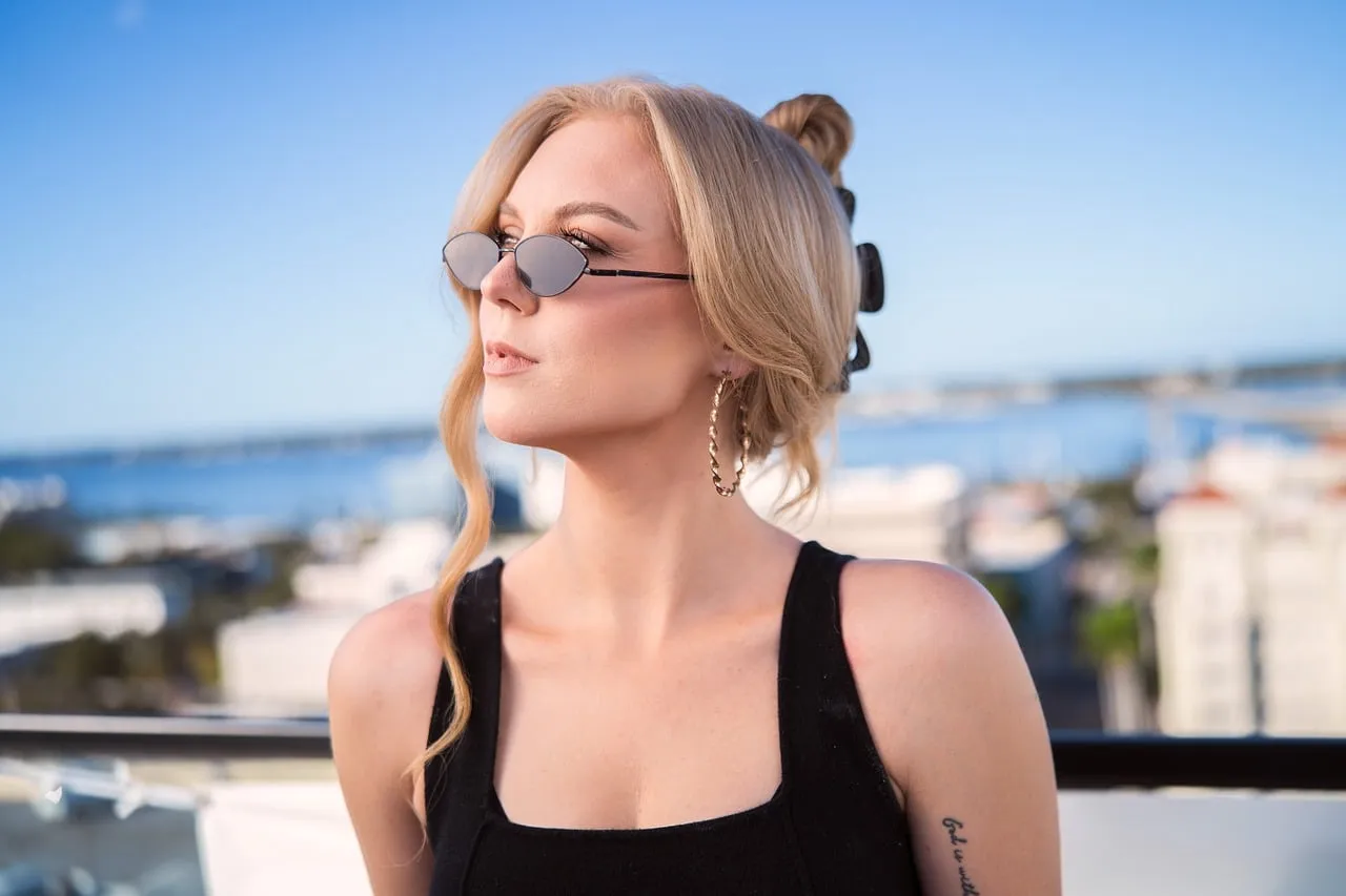 Chic Prom Hairstyles for 2022 – Updos, Braids, Half Ups & Down Dos