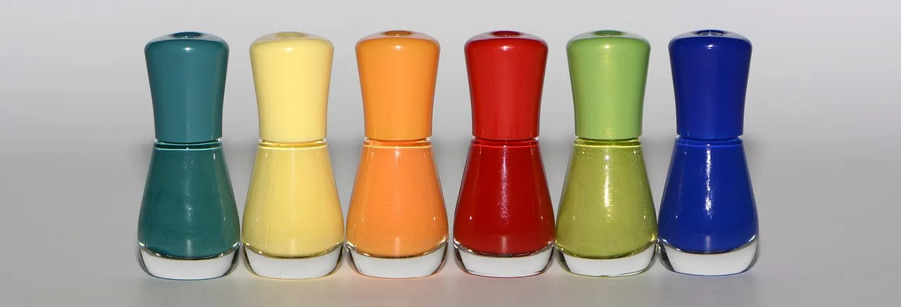 Best short French tip nails for any occasions