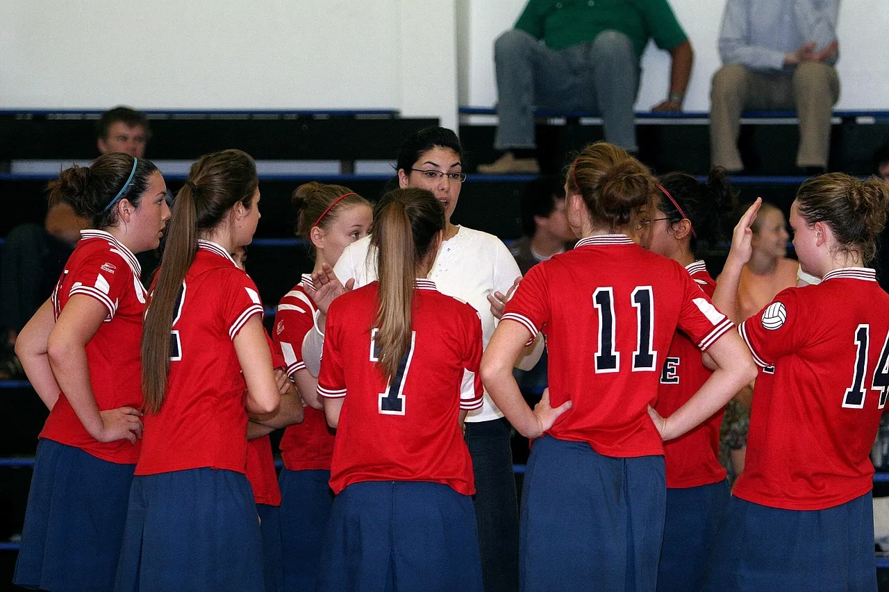 29 Easy Athletic Volleyball Hairstyles to look cute!