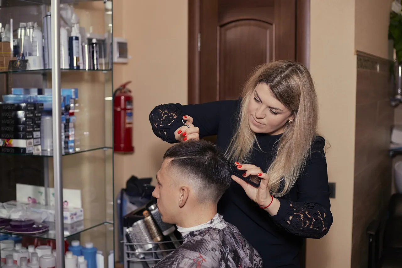 What is an stacked inverted bob haircut?