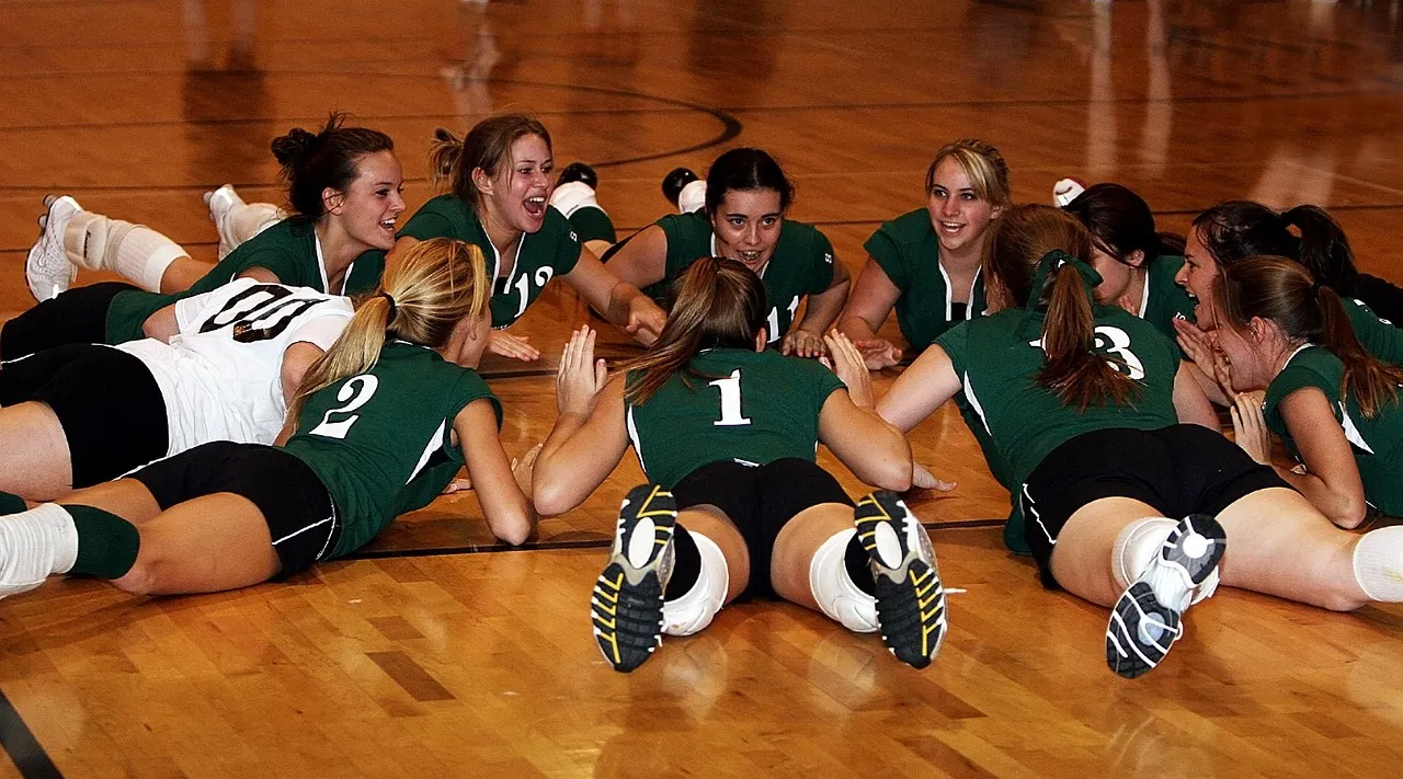 29 Easy Athletic Volleyball Hairstyles to look cute!