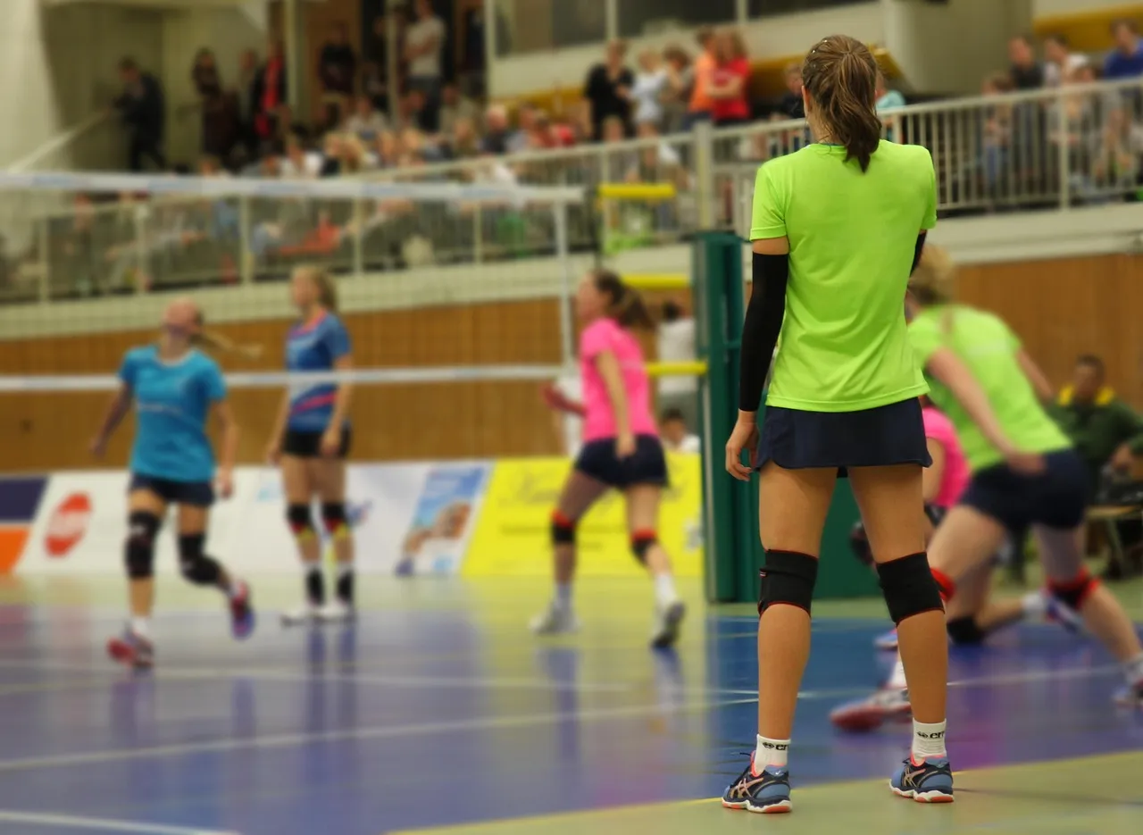 29 Easy Athletic Volleyball Hairstyles to look cute!