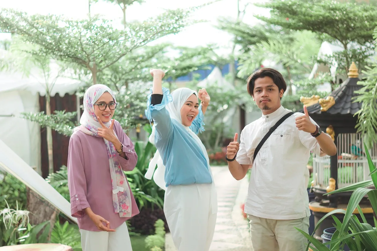 38 Ideas How to Wear Your Head Scarf to Make Your Look Glamorous