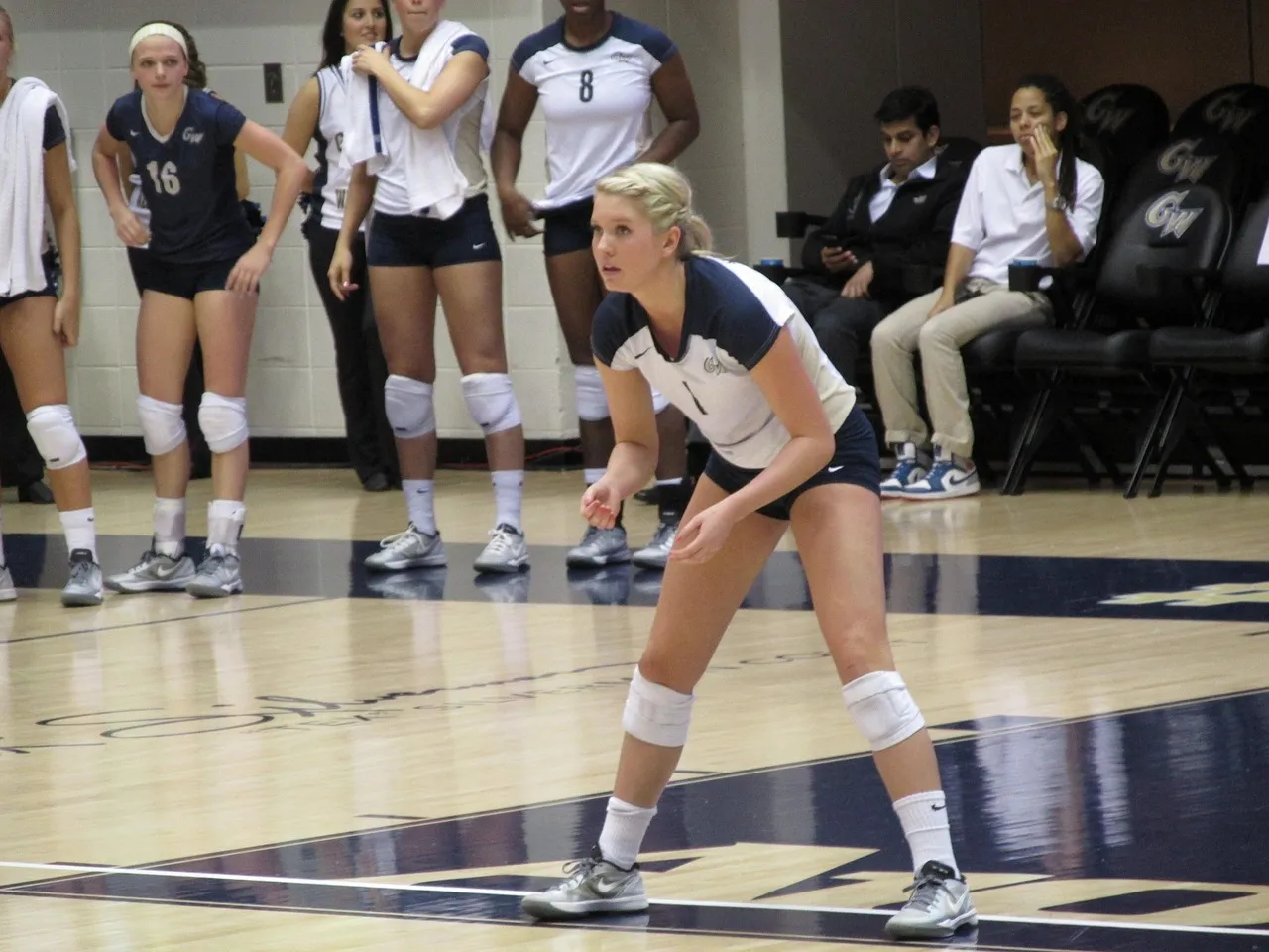 29 Easy Athletic Volleyball Hairstyles to look cute!
