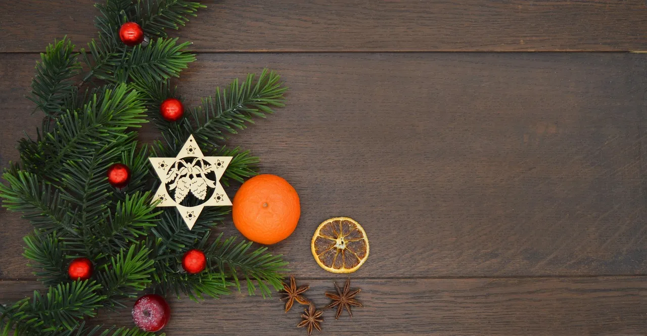 18 Christmas window decorations That Add Magic To Your Home