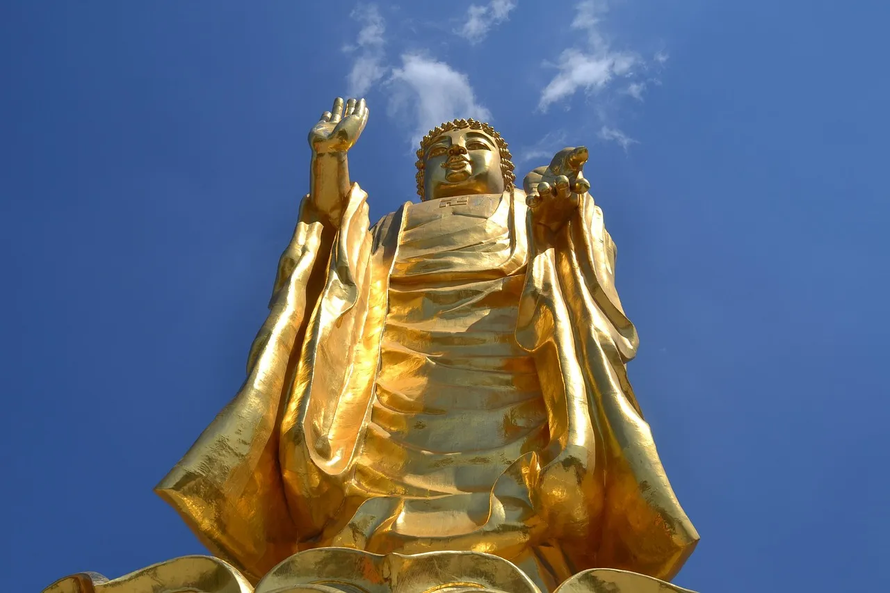 Gorgeous Gold Prom Nails To Be A Queen