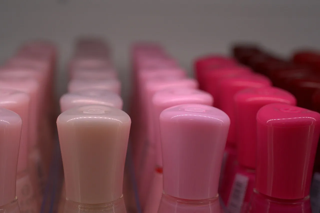 White Nails: 40 Elegant Nail Designs To Try In Summer!