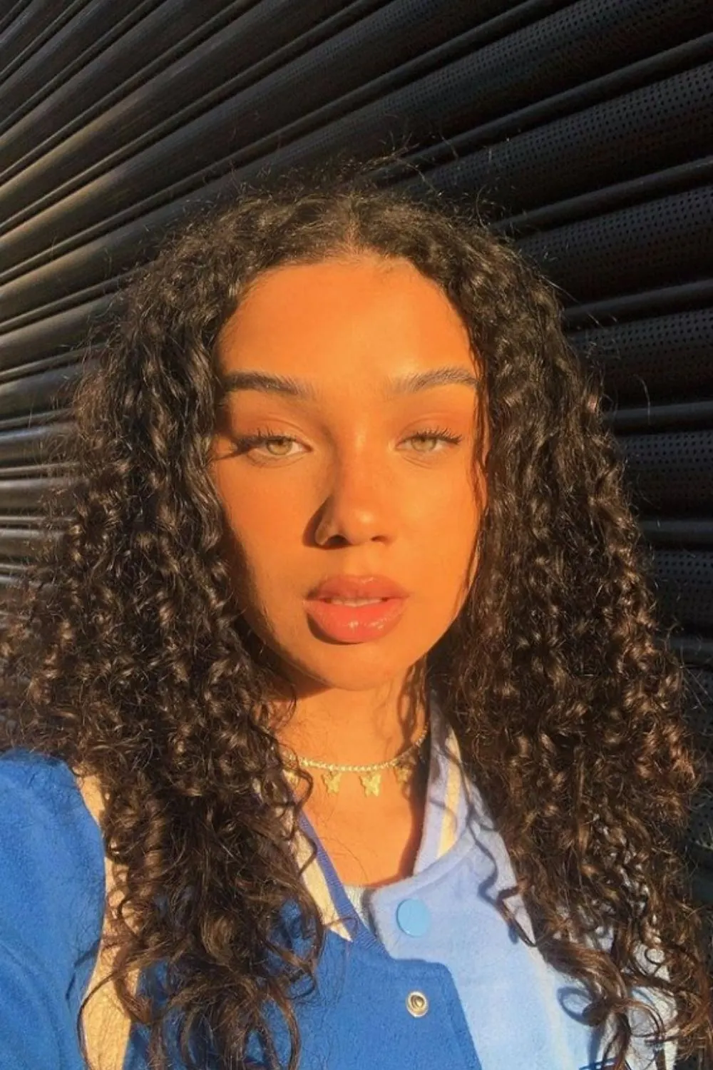 How To Cut Curtain Bang On Curly Hair For Women 2021?
