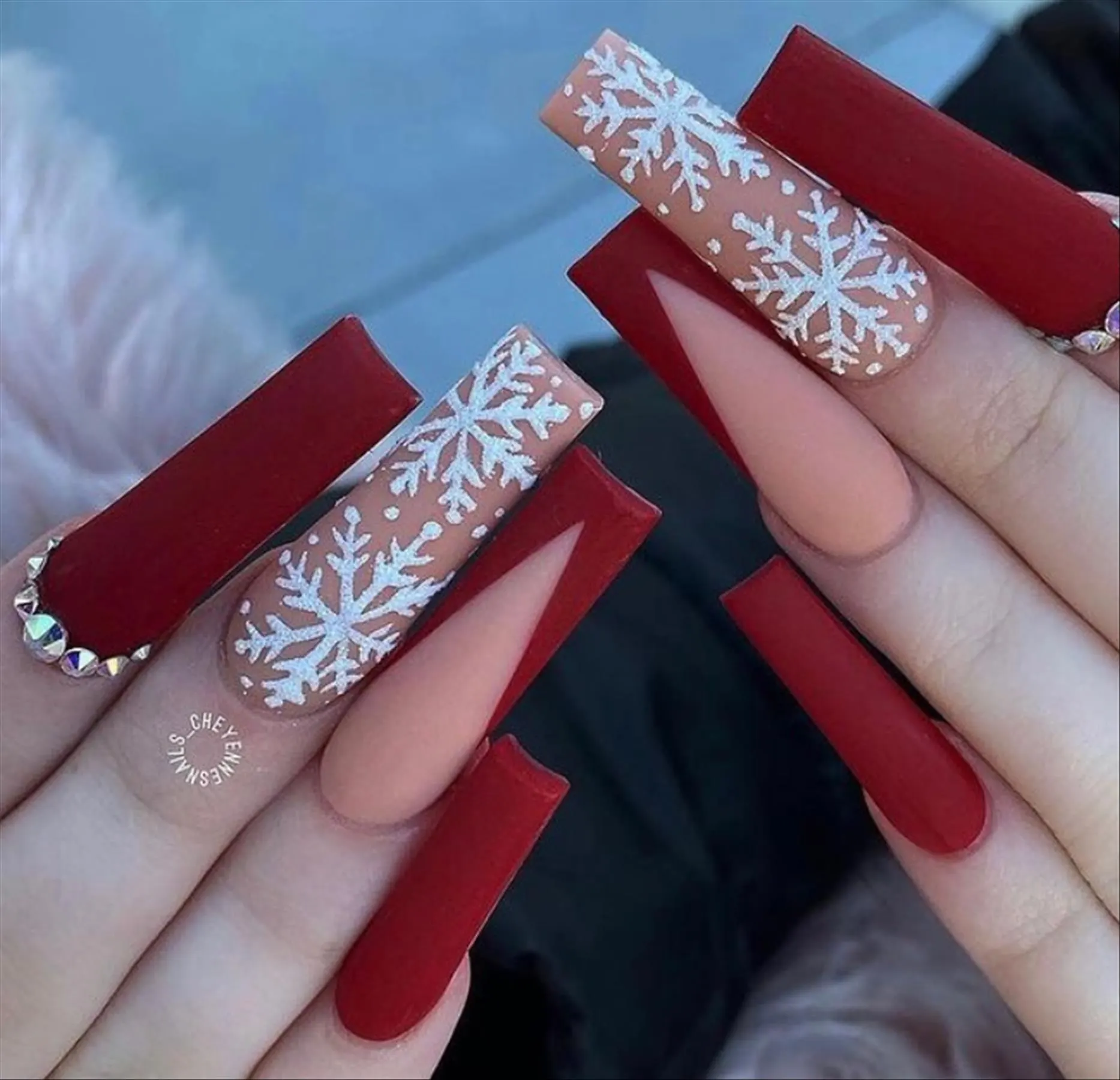 30 Christmas Acrylic Nails You’ll Want to Wear All Holiday Long 