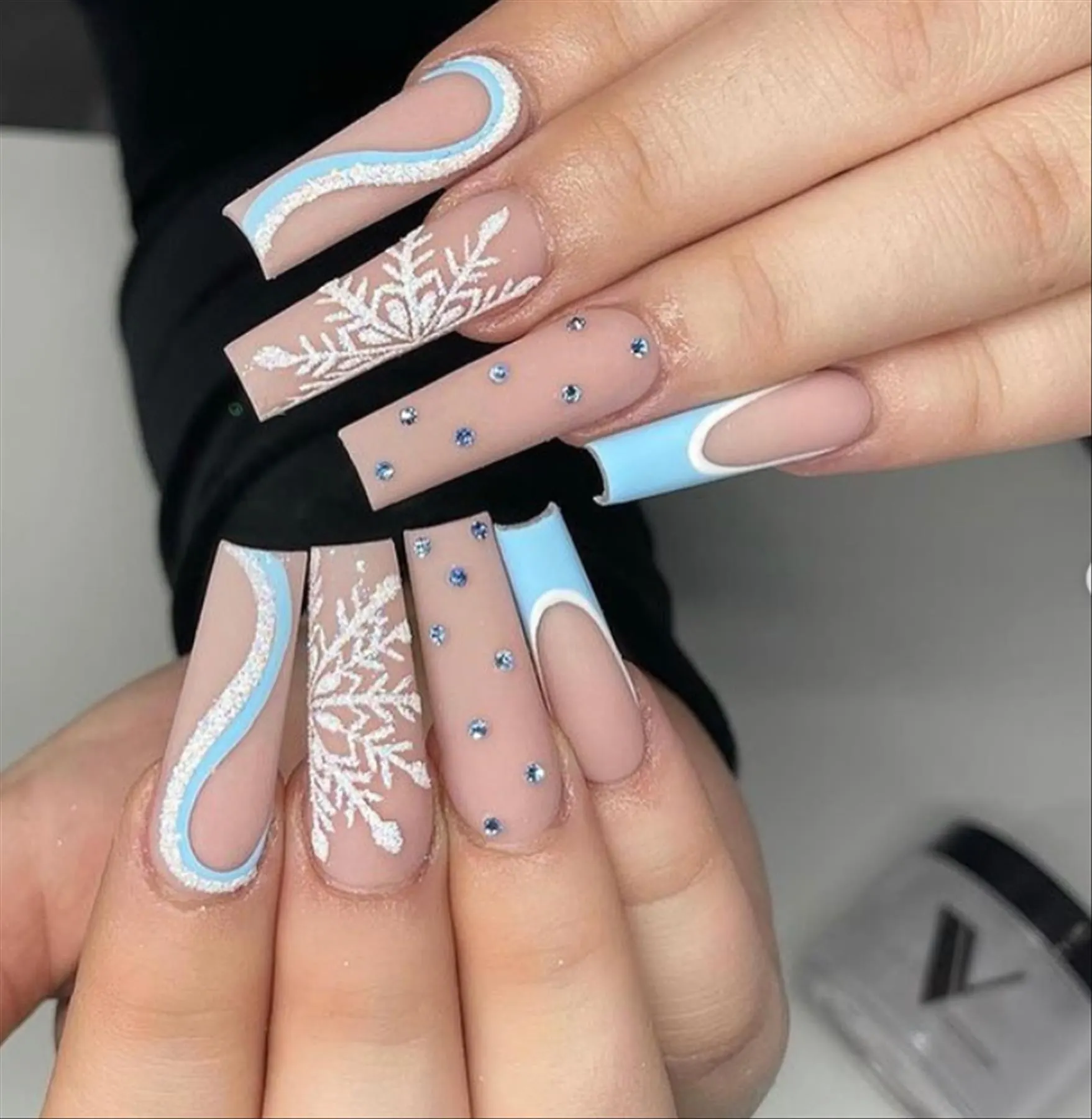 30 Christmas Acrylic Nails You’ll Want to Wear All Holiday Long 