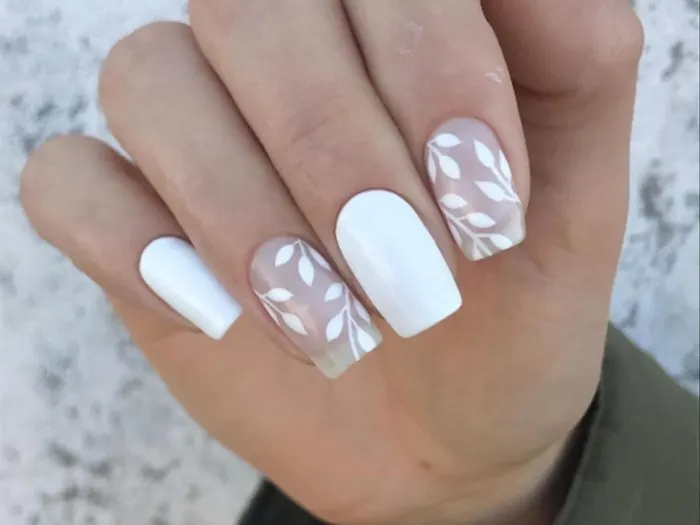 30 Elegant white Holiday nails designs and nails art ideas