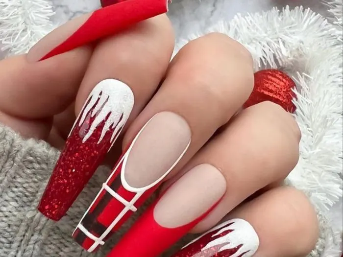 UPLOADING Dismiss Errors 32 Best Holiday nails art with Christmas nail designs 32.jpg HTTP error.